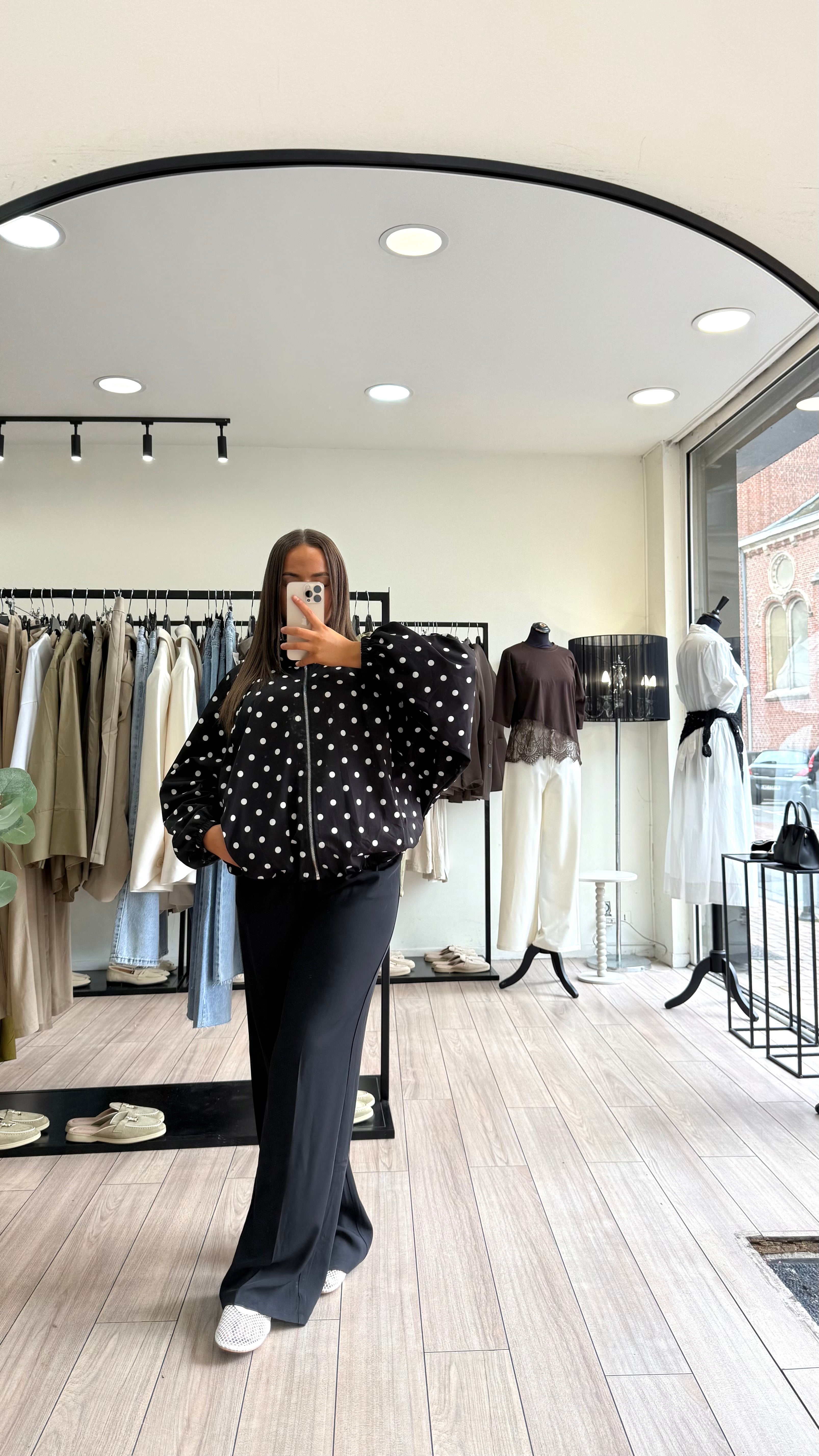 veste à pois noir