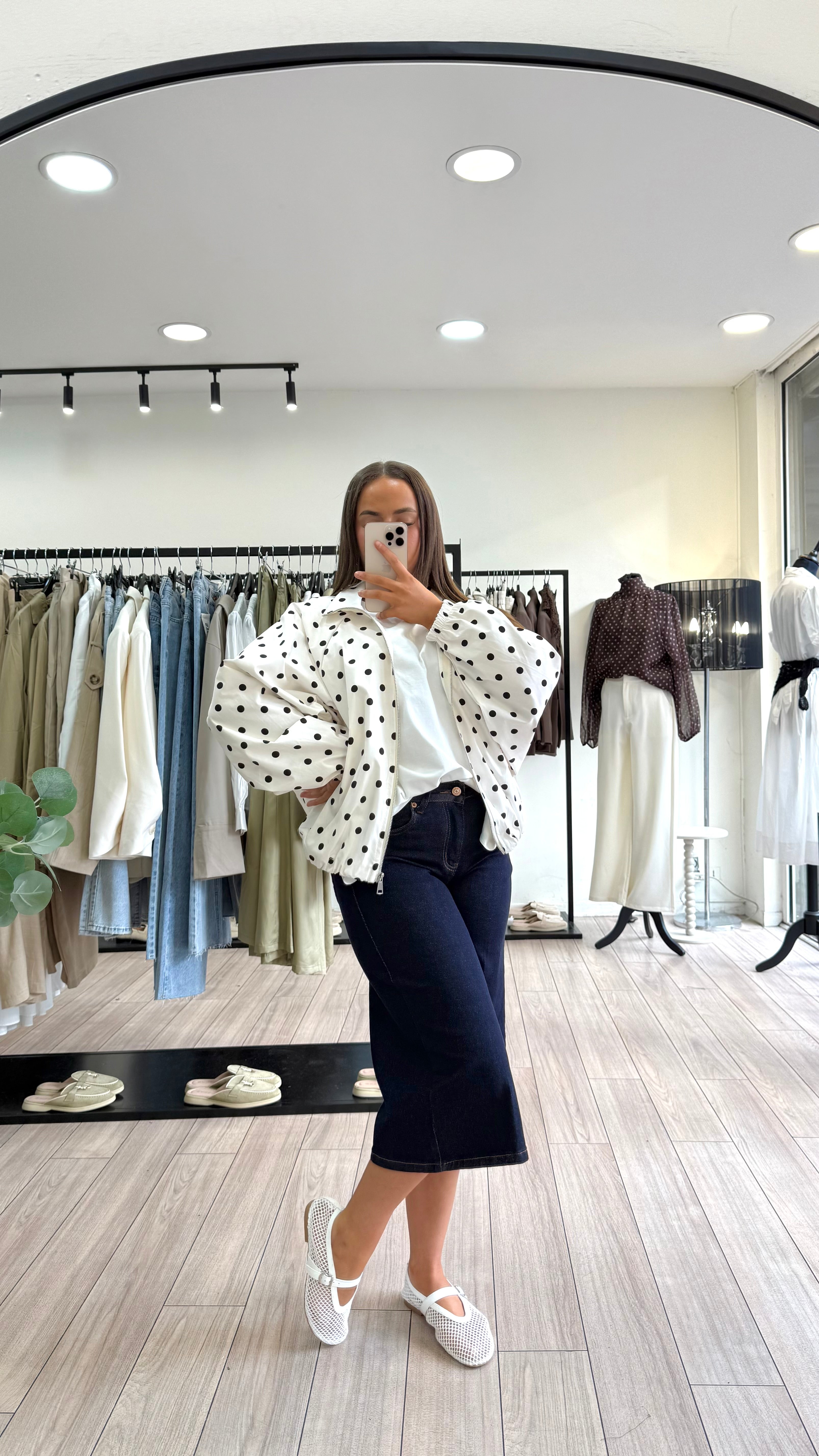 Veste à pois blanc