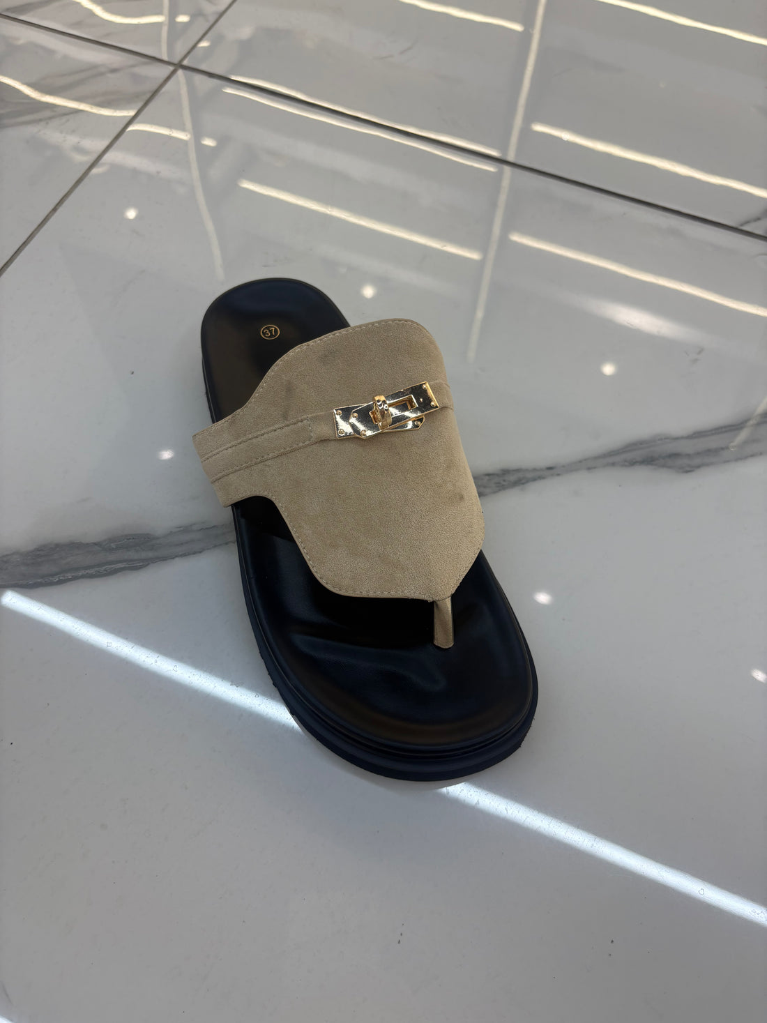 Tong plate forme camel