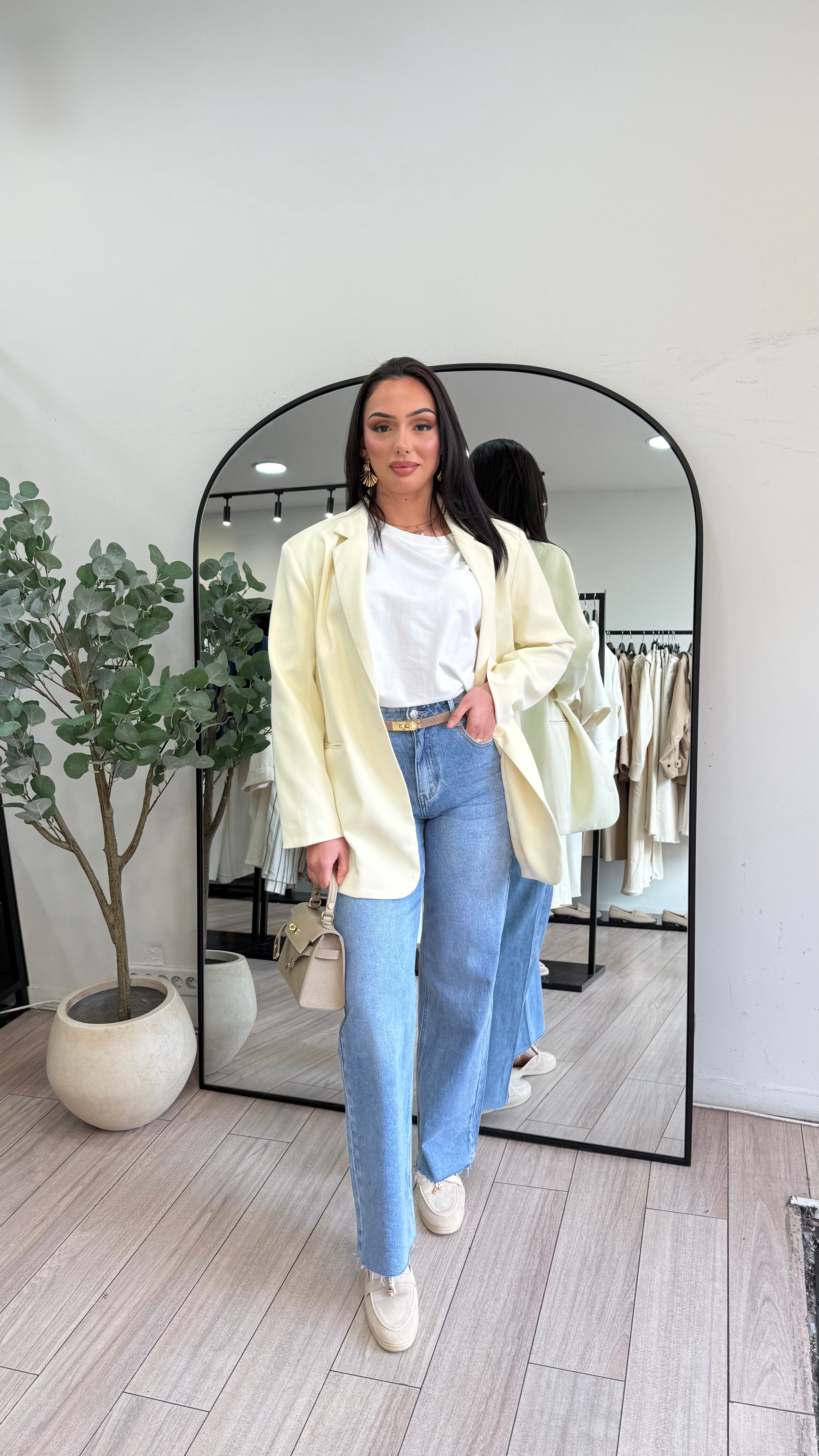 jeans coupe droite effiloché