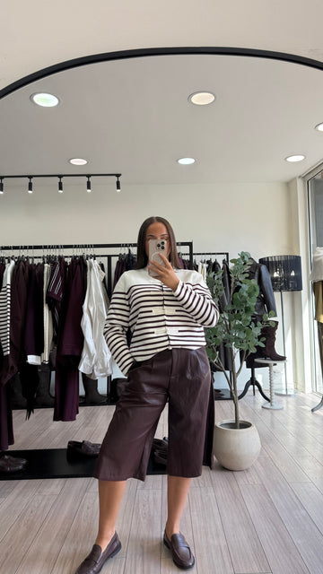 Bermuda simili cuir prune