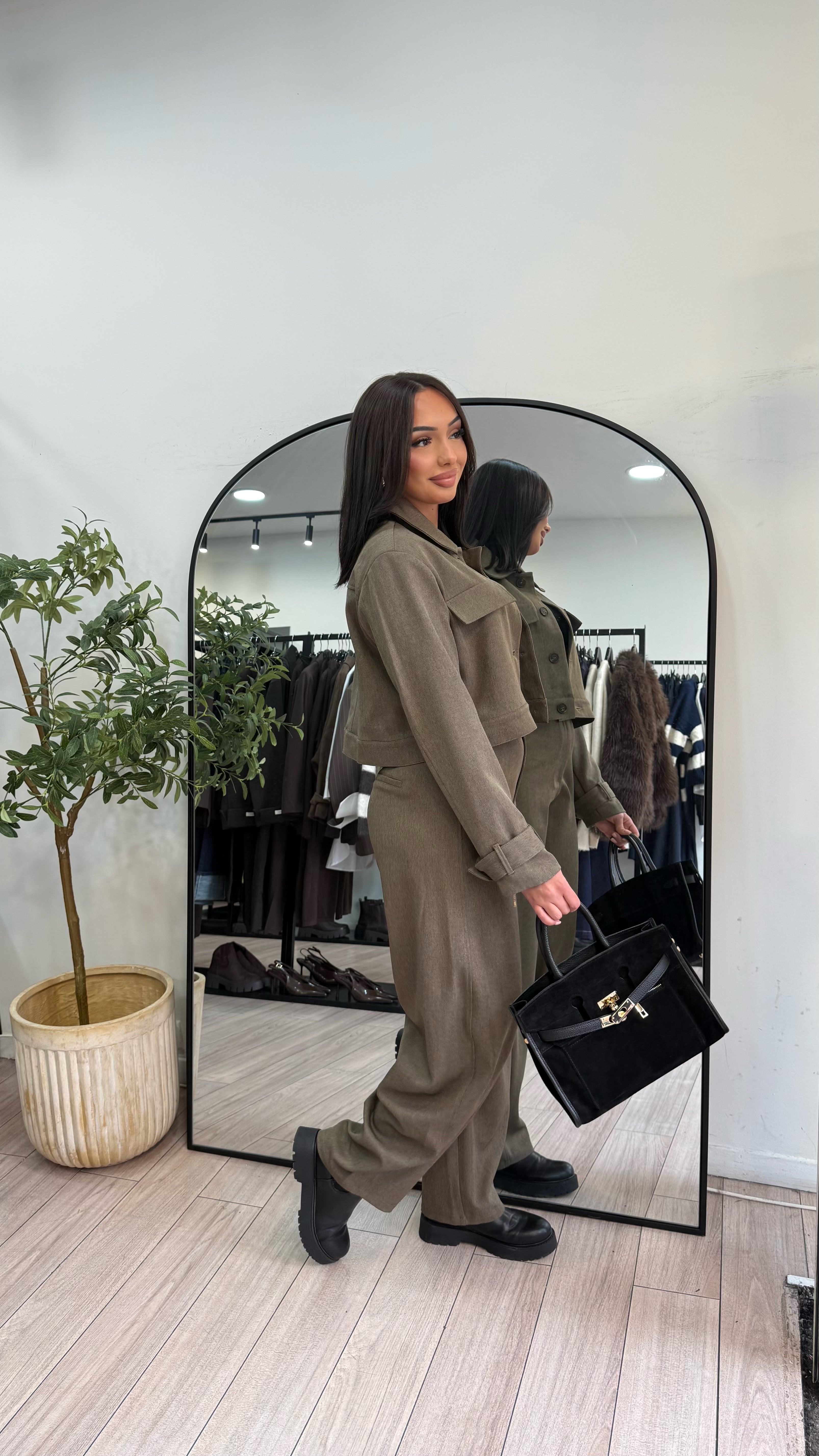 Ensemble estelle kaki