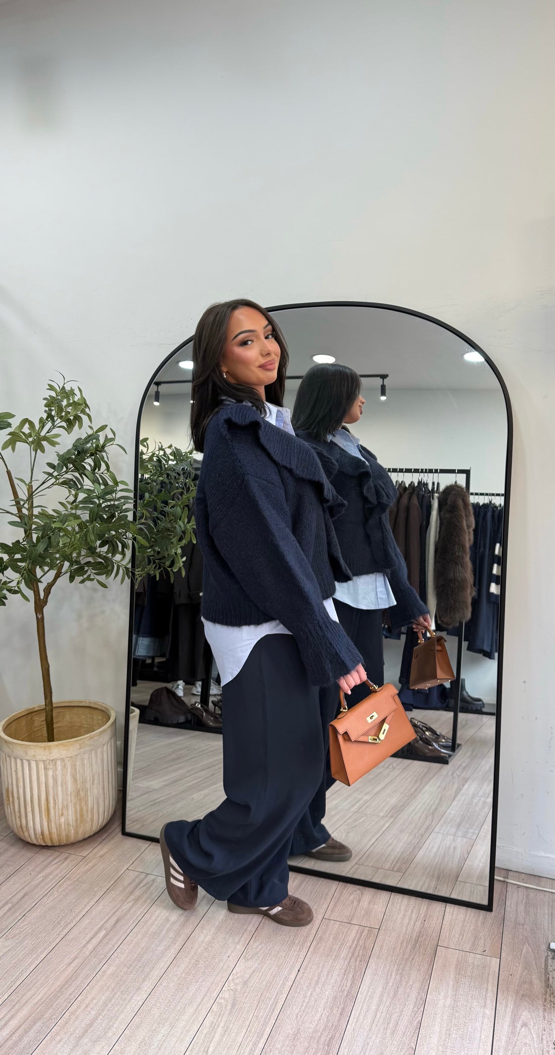 Pull à volants marine