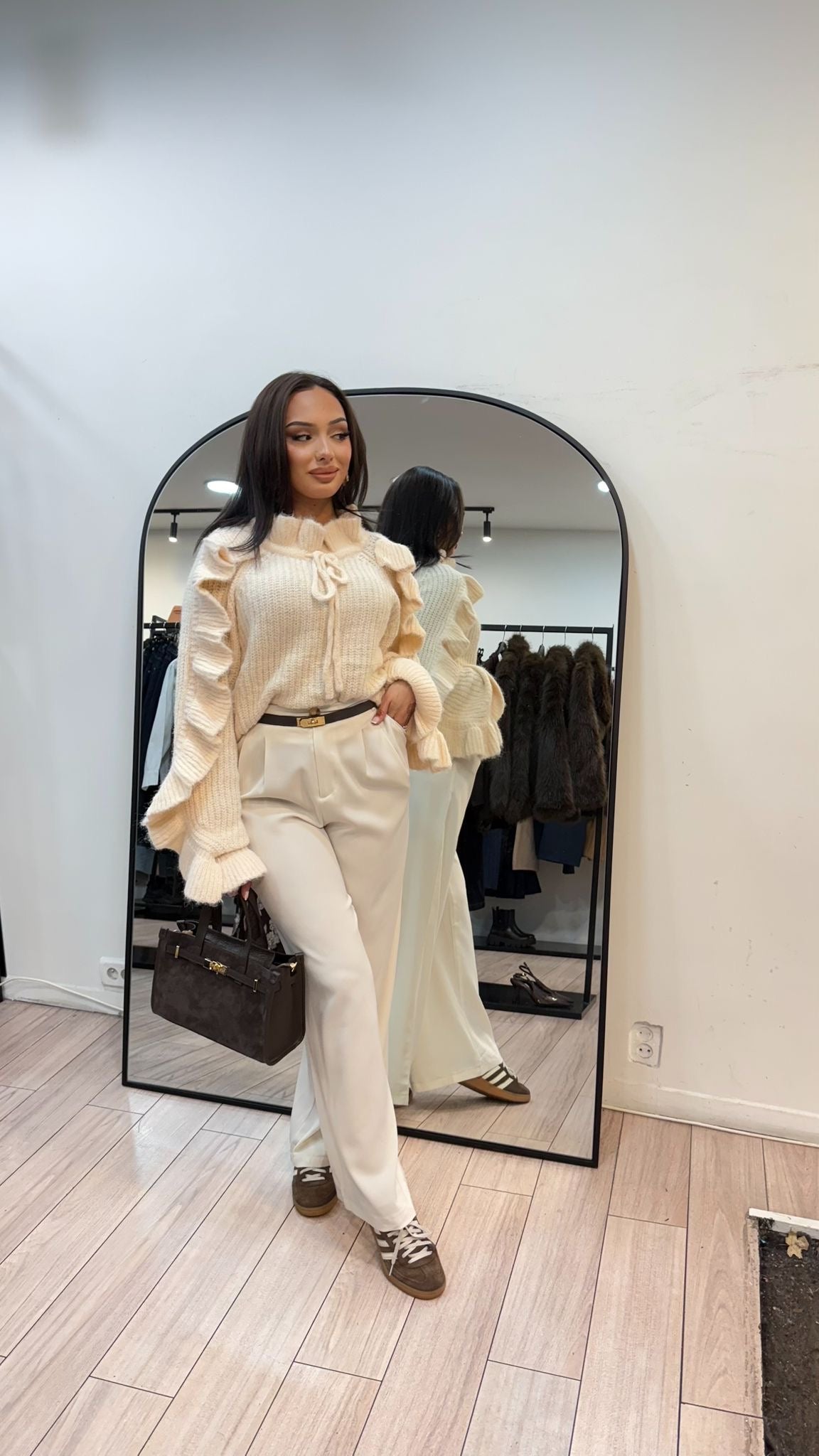 pull à volants beige